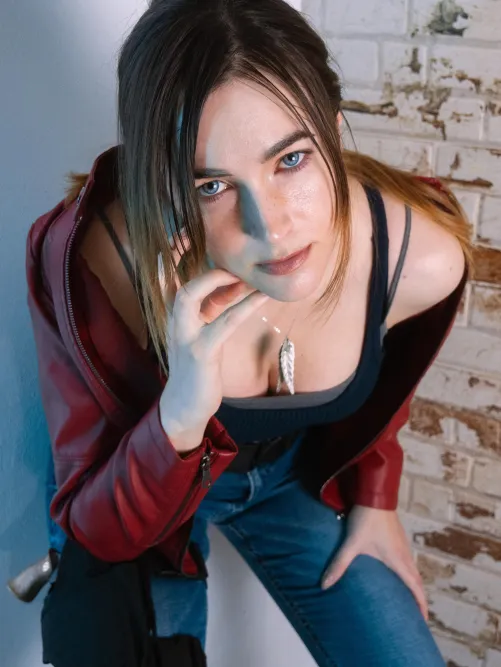 Thumbnail Stunning Claire Redfield Cosplay by Milashiroki | Milashiroki-cos