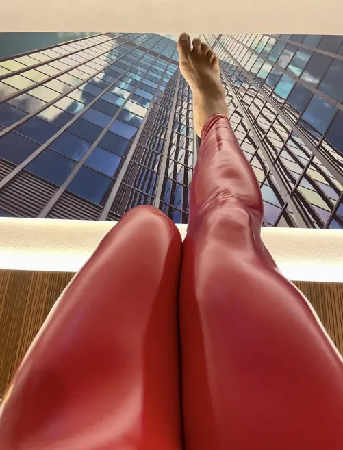 Thumbnail Leggy by footyfeetishy | ShinyPorn Category