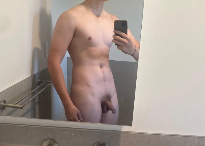 Thumbnail Showcasing Natural Physique: M19 6 foot 5 200lbs - normalnudes