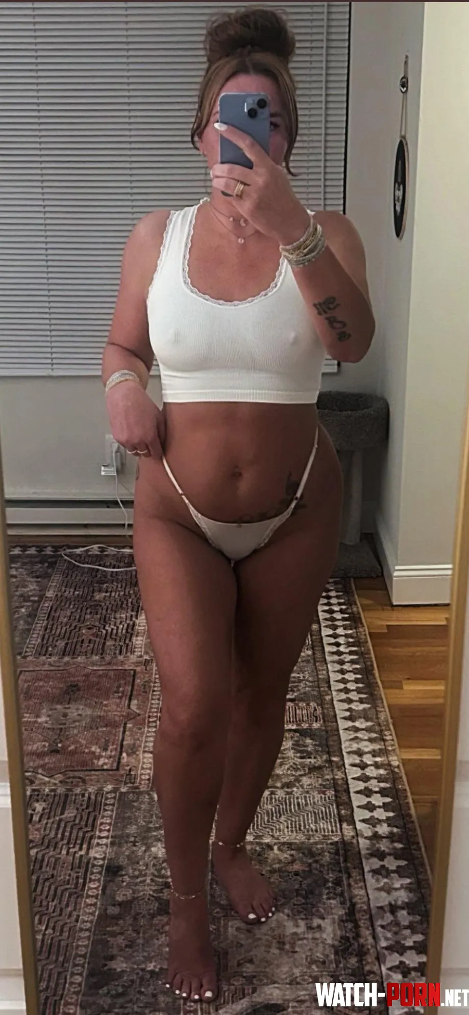 Hot curvy MILF selling on snap  MilfyPresley and telegram  Presley11  by ItsPresley