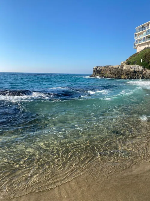 Thumbnail Discover the Beauty of Table Rock Beach in Laguna Beach