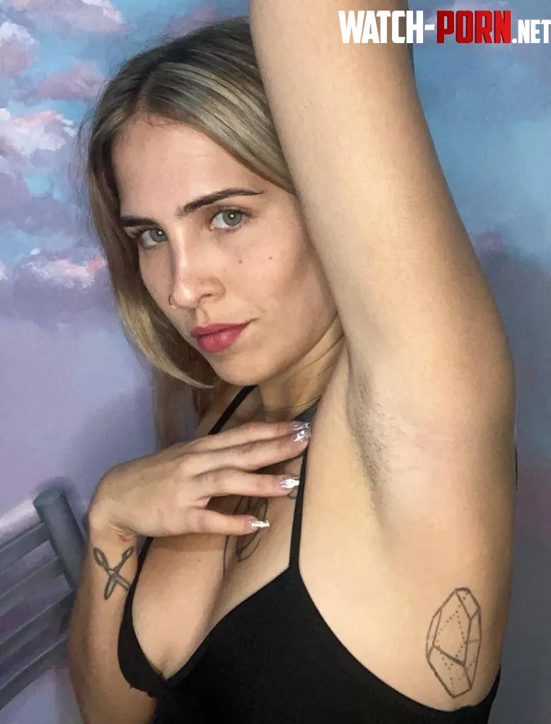 Sweaty armpit wanna sniff or lick 	 by internetkinksk