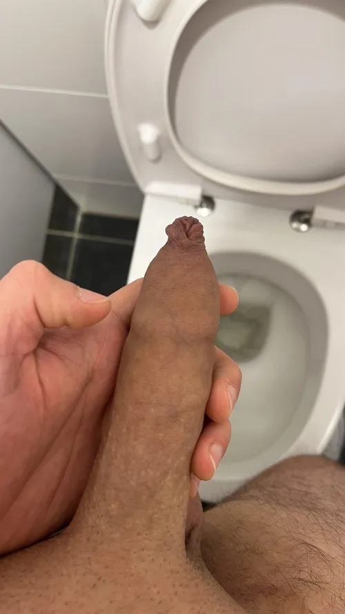 Thumbnail Exploring the Sensation of 'About to Pee' with No-Roll-2129 - foreskin