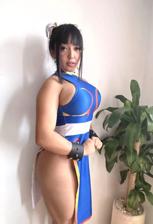 Thumbnail Chun Li Cosplay Magic by ForeverHot1596 | cosplaybutts