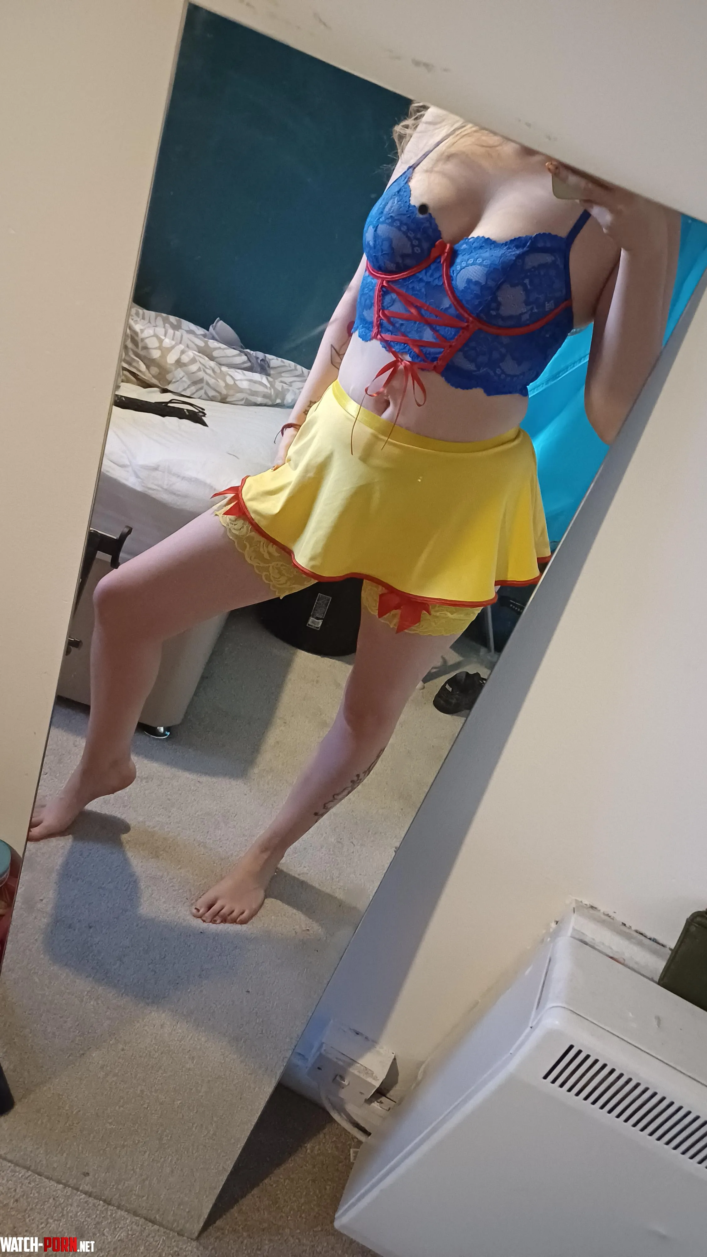 Snow White cosplay  by scotsbee31