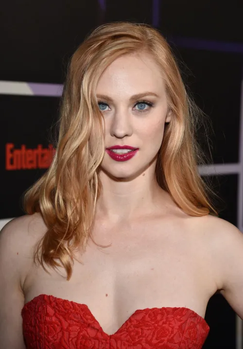 Thumbnail Deborah Ann Woll: Appreciating Beauty by asdfbtwin in gentlemanboners