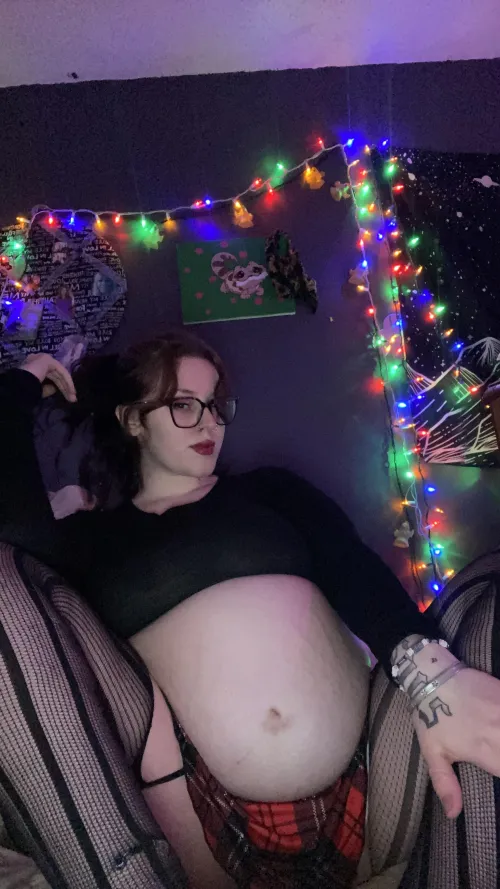 Thumbnail Join bratt_666 for a Peek at a Perfect Pregnant Belly | pregnantporn