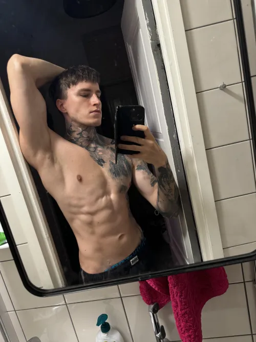 Thumbnail Arnkingkingking Invites Dms in hotguyswithtattoos Community