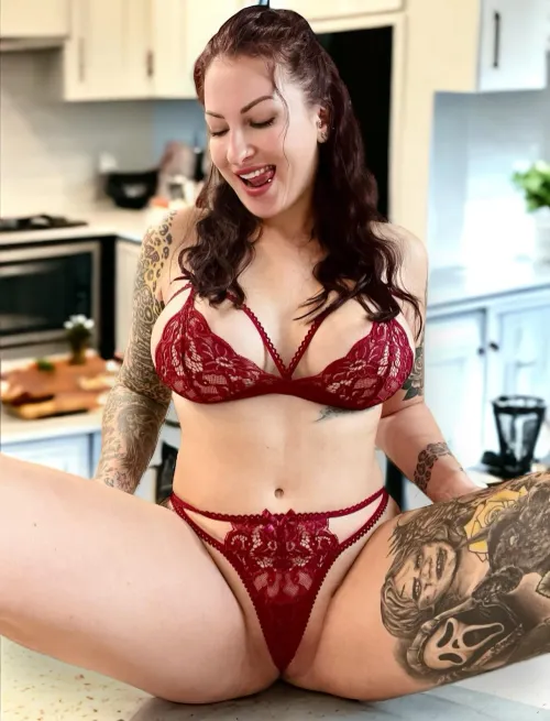 Thumbnail Sensual Pleasures: Legs Spread for Dessert | KinkyCurvyKatie