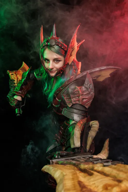 Thumbnail Monster Hunter Cosplay by Nightypie: Epic CosplayGirls Adventure