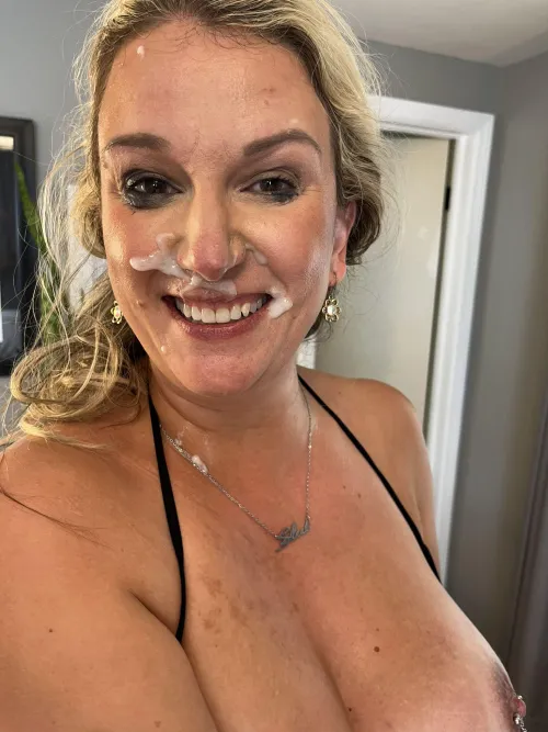 Thumbnail Unveiling Surprise Loads on Well-Fucked Faces with Mrs_Englewood - a Cumsluts Feature