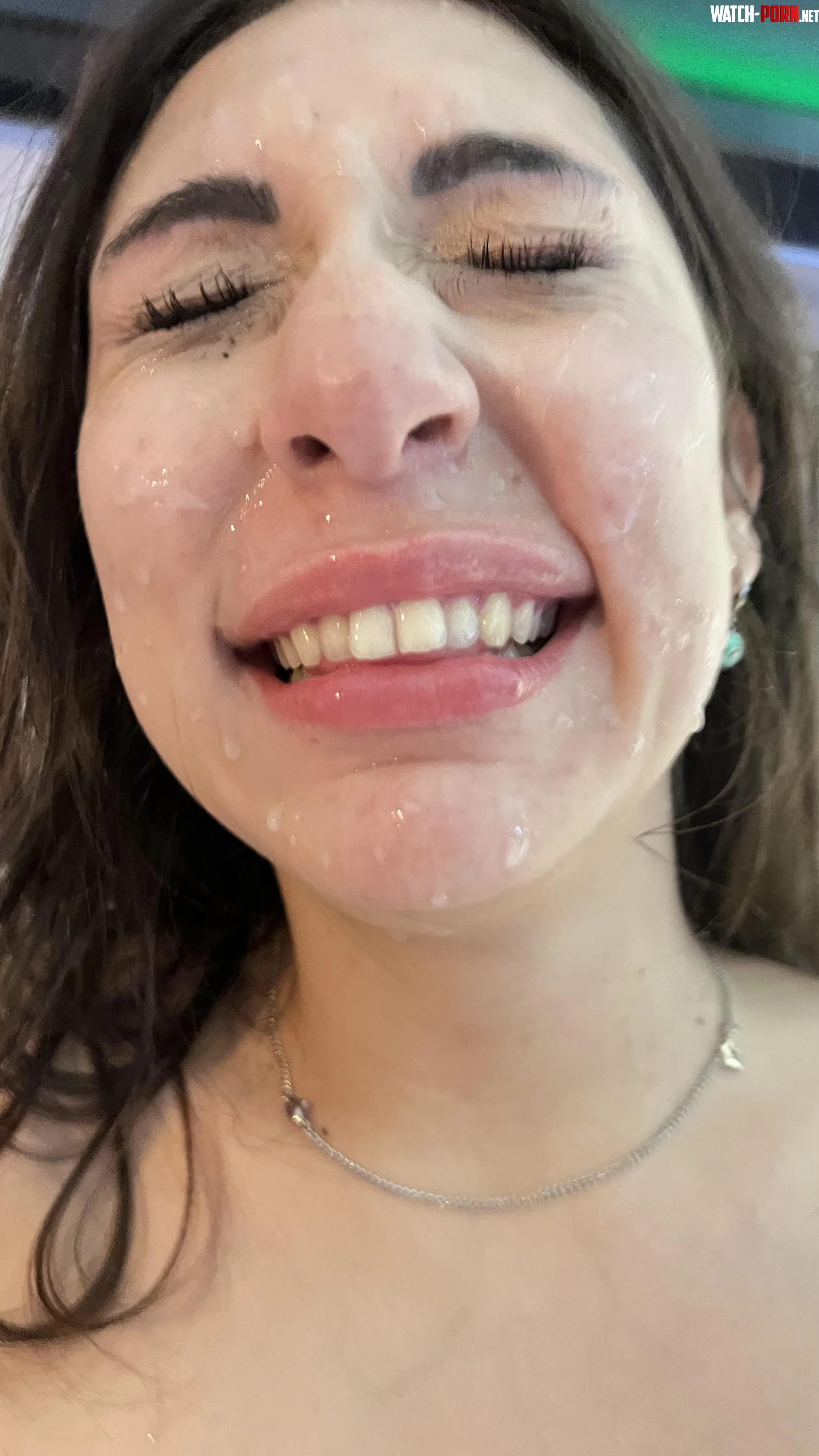 The wife is very beautiful when she gets cum all over by hadesfilmes