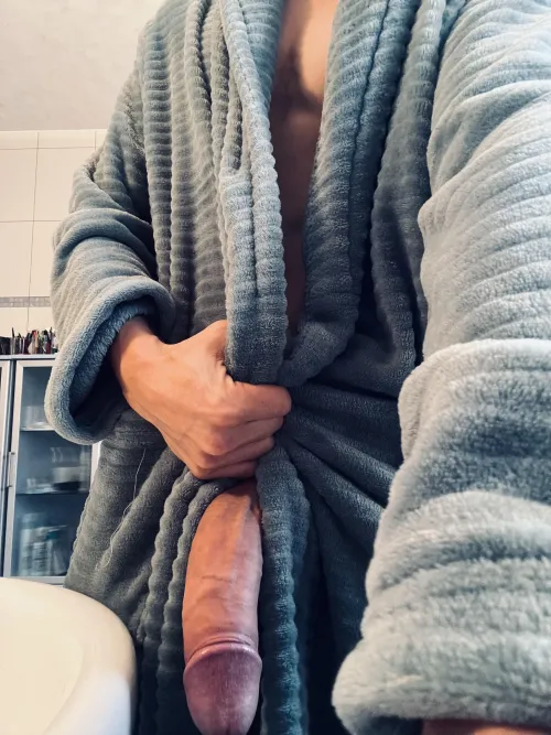 Thumbnail Fresh Out of the Shower and Ready for Action | MassiveCock