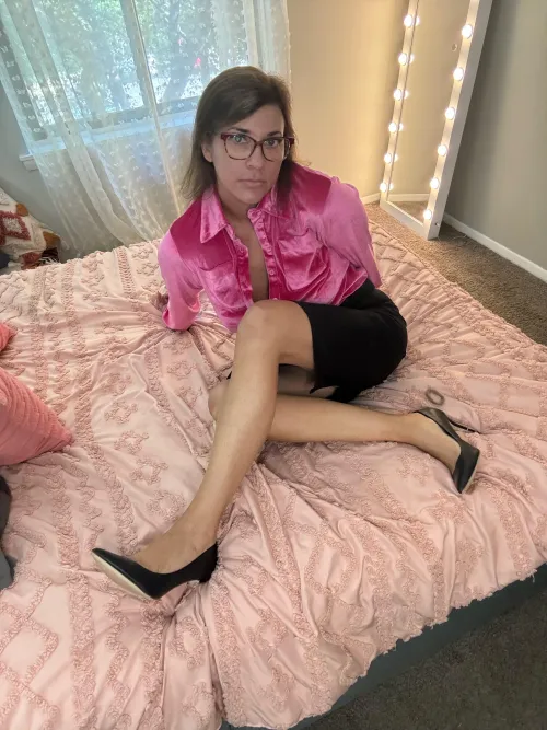 Thumbnail Gizzygirl127 Shows Off Gorgeous Legs - Leg Category