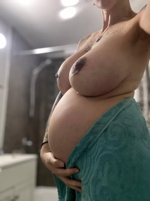 Thumbnail It's Queenof_Rainbow's Way: Provocative Pregnancy Content | pregnantporn