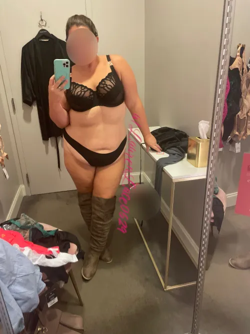 Thumbnail Join LaurenLace0629 for Fitting Room Fun in the Thicker Community