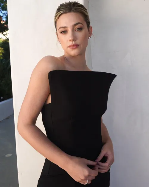 Thumbnail **Lili Reinhart: A Captivating Presence by abesster** | Category: gentlemanboners