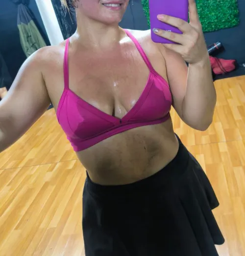 Thumbnail Sweaty and Grimey Fun: Magicfairy7 Shares a Playful Experience in SweatyGirls