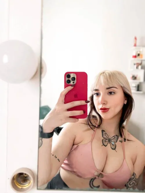 Thumbnail MirrorSelfie Mastery: Unveiling the Secrets with SuperCutieNextDoor