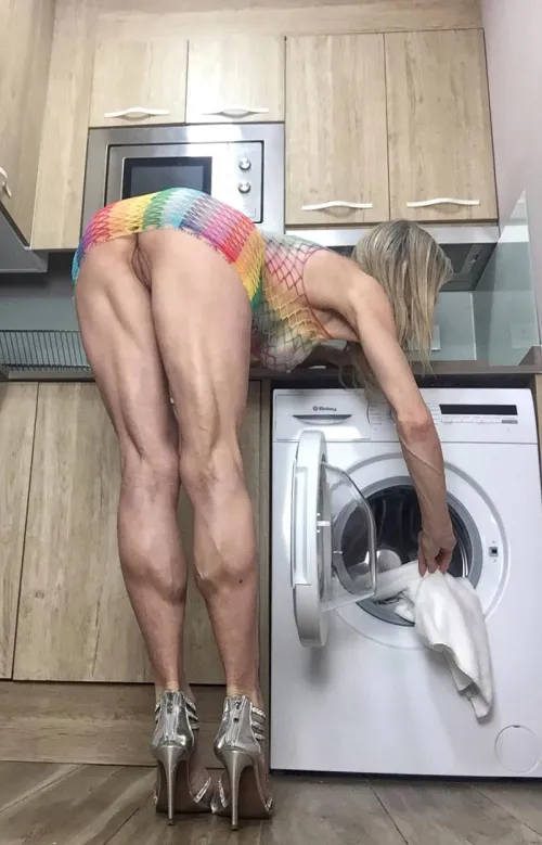 Thumbnail Horny-UK-Gilf's Dedication: Still Working Hard on Leg Day at F61