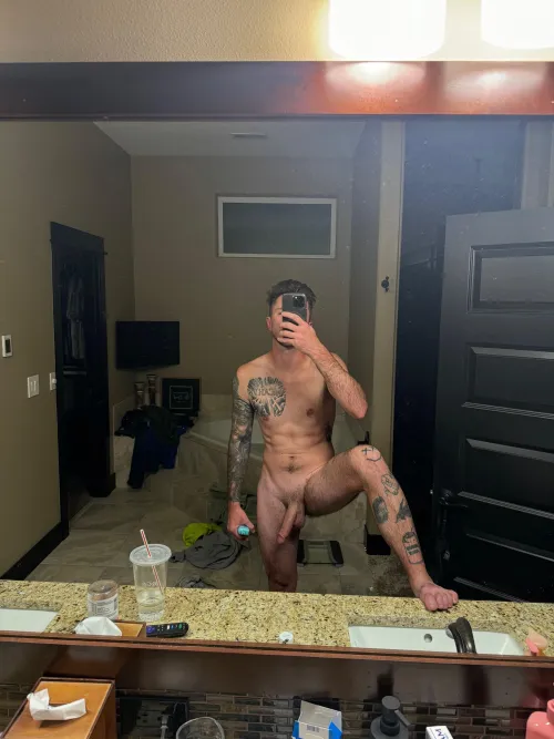 Thumbnail ButterscotchHuge241 Greets with 'Hiiii' in ratemycock Category