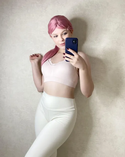 Thumbnail Fiery_Tigress_ Captures Selfies Pre-Practice in MirrorSelfie Session