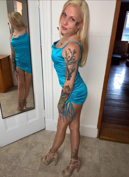 Thumbnail Dress Fitting Adventures: britneyblade Explores TightDresses