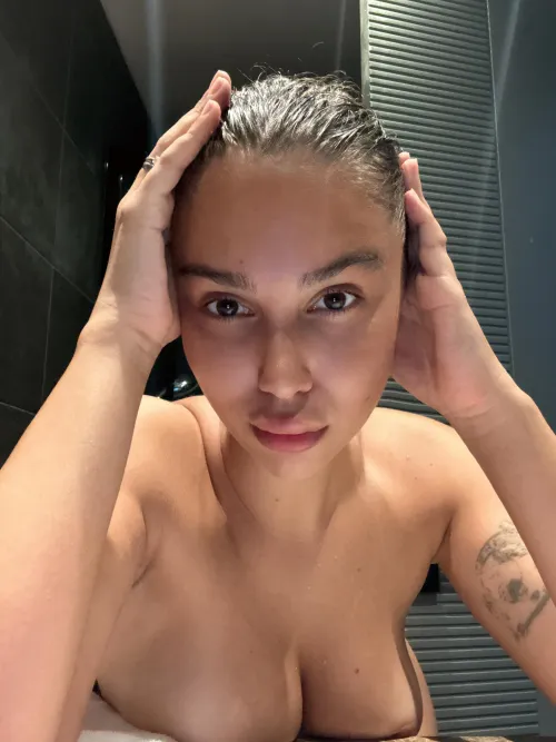 Thumbnail Unveil 'Sexy after shower' by onlyleilalewiss in SexyButNotPorn Category