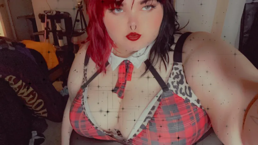 Thumbnail Unveiling Playful Moods: Batgirlbbw21's Expressive Moments