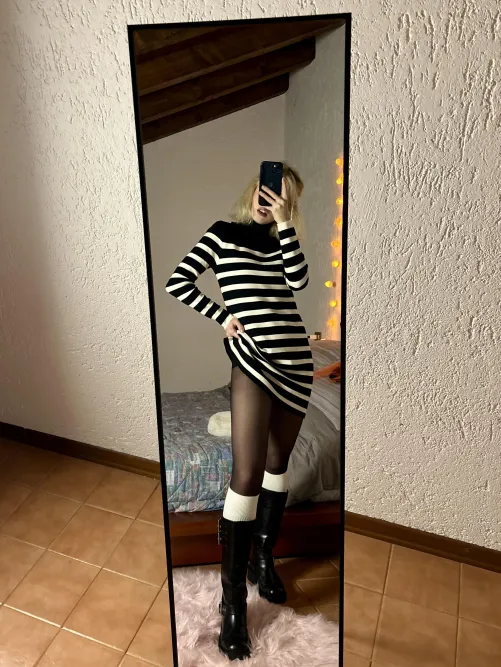 Thumbnail Party-Ready Pantyhose: bornie_babe's Festive Style