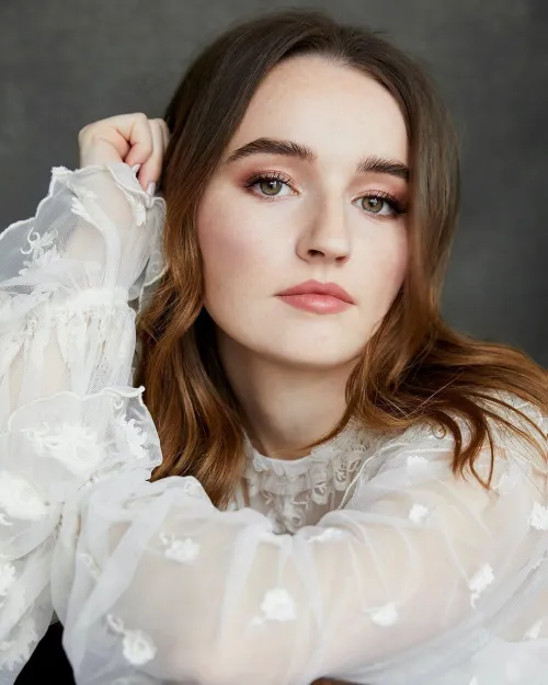 Thumbnail Kaitlyn Dever: Radiating Beauty and Grace | GRQuake084