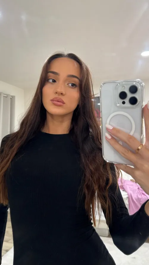 Thumbnail Reflecting Beauty: Today's MirrorSelfie Glory | maddiexjoy