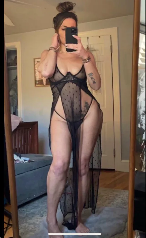 Thumbnail Curvy MILF Selling Sensuality: Connect on Snap with ItsPresley