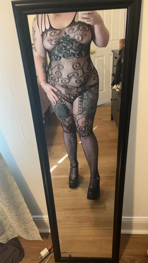 Thumbnail Embracing Full Body Look at 27F by wickedfiasco | curvy