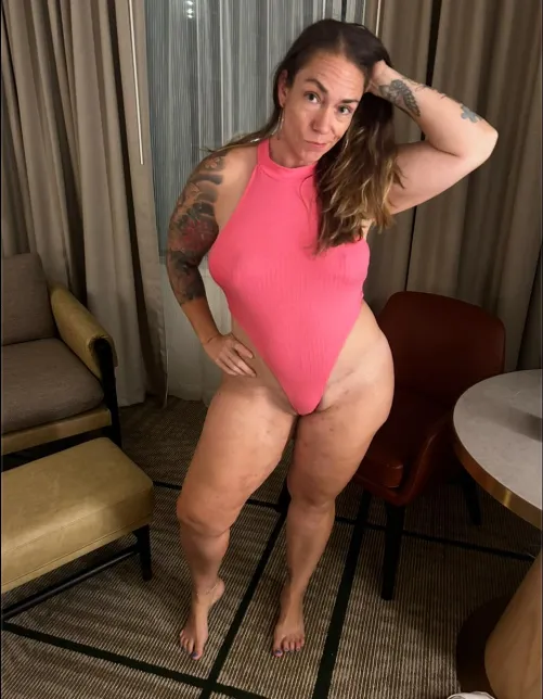 Thumbnail Embracing the Mom Bod at 43f by cindyvanessa in Obsf Category