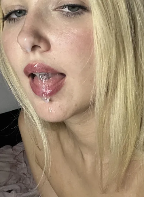 Thumbnail Arya_Doll's Perfect First Date: Face Covered in Cum in Cumshots