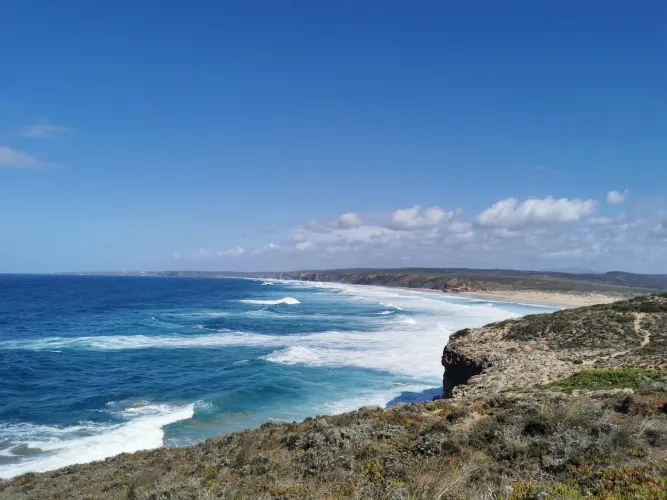 Thumbnail Sunny Algarve, Portugal: A Beach Paradise