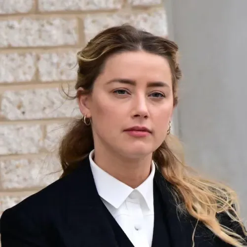 Thumbnail Celebrity Spotlight: Uncovering Amber Heard with ChickenlegsHD