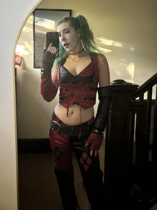 Thumbnail DC Comics Transformation: Sirenskiss3 Cosplays Harley Quinn