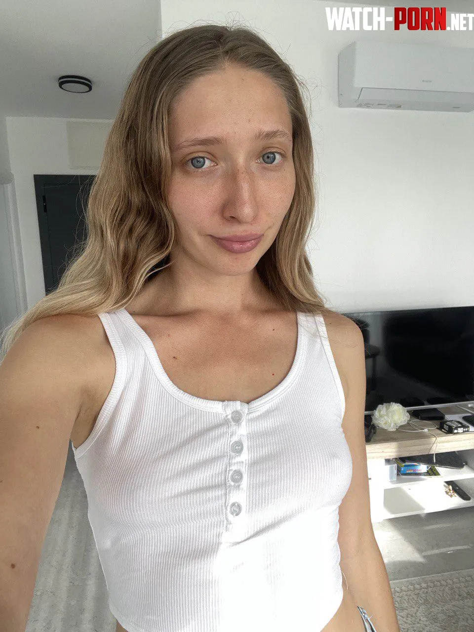 I love teasing in this white top by Kkeysi