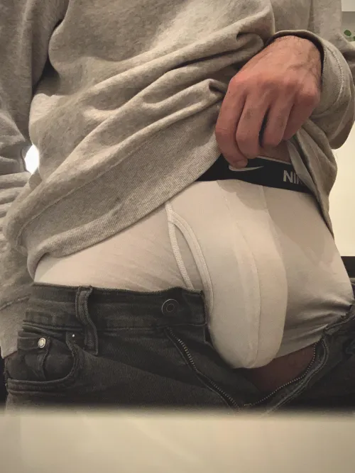 Thumbnail Bulges: Featuring the Bulge of the Day | Jonsi86