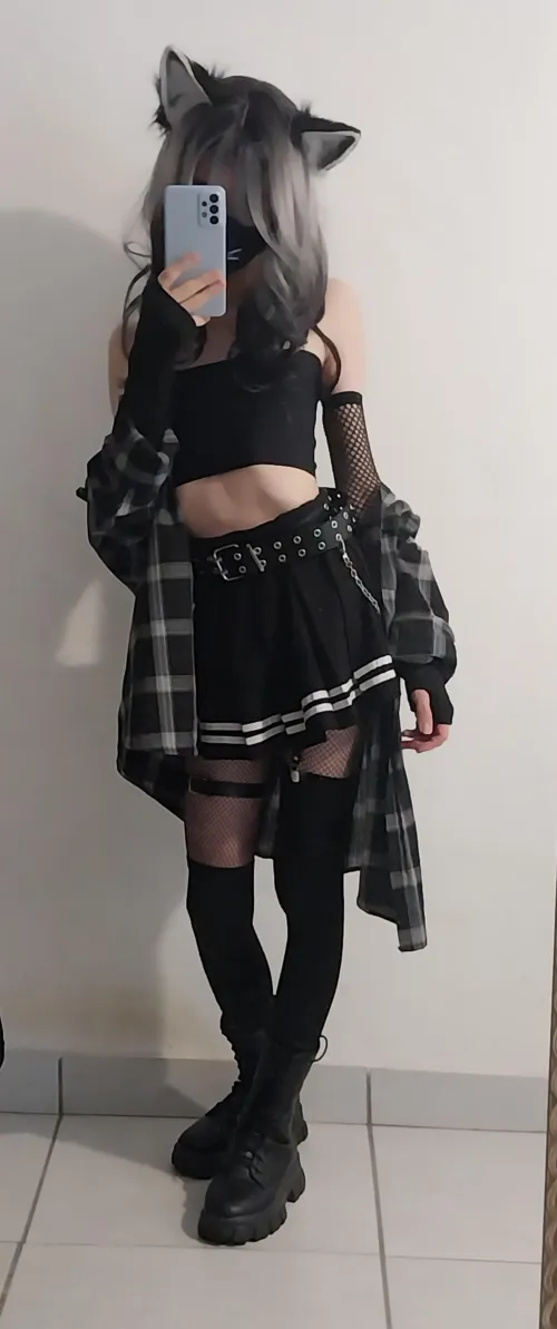 Thumbnail Embracing Black Clothes: A femboy Fashion Journey