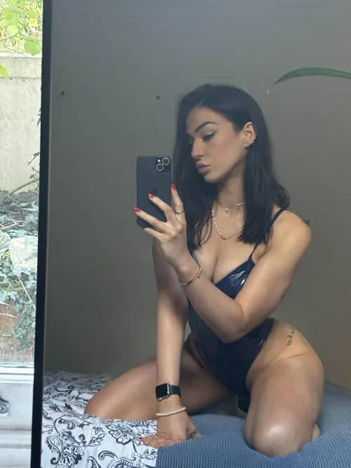 Thumbnail Tinydollbaby: Australian MirrorSelfie Beauty Revealed