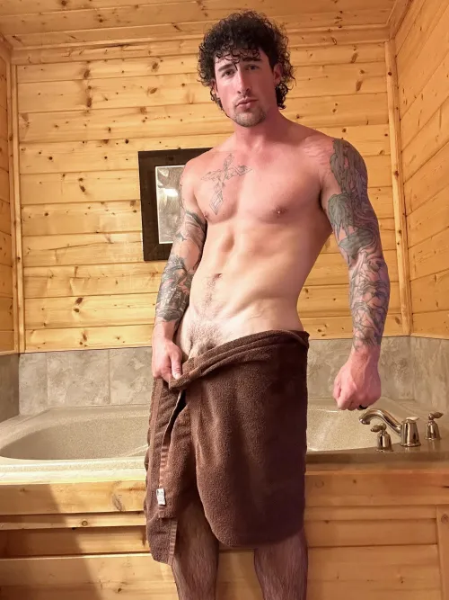 Thumbnail Join for Niceness: AtlasGaines invites you on hotguyswithtattoos