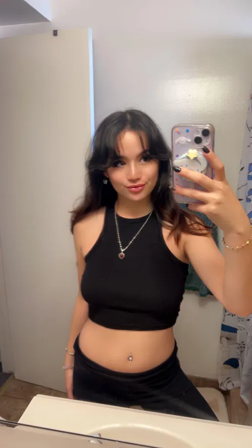 Thumbnail Falling in Love: Sweetie55Muse and Her New Black Crop Top Obsession