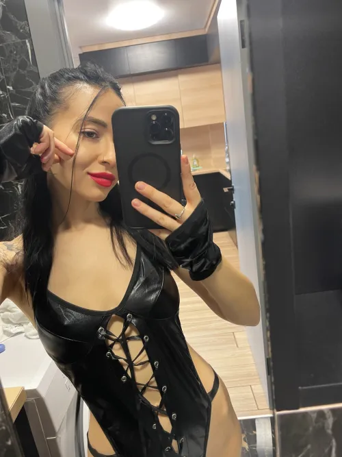 Thumbnail Goddess in Leather: A Sensual Display | EchSage | ShinyPorn