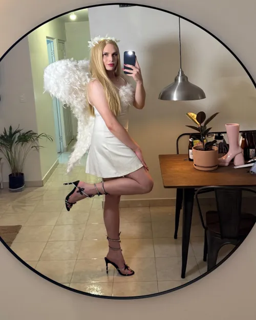 Thumbnail Angel Transformation: femboy Story by ferchoprovecho