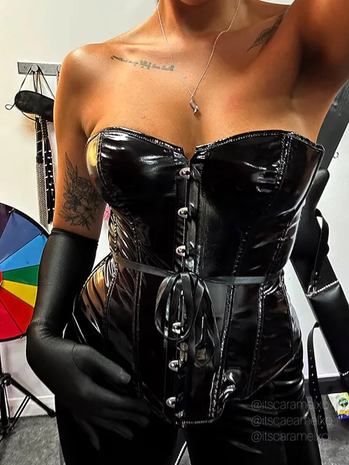 Thumbnail iitscaramelxo Eyes More PVC Corsets - Explore ShinyPorn's Seductive Side