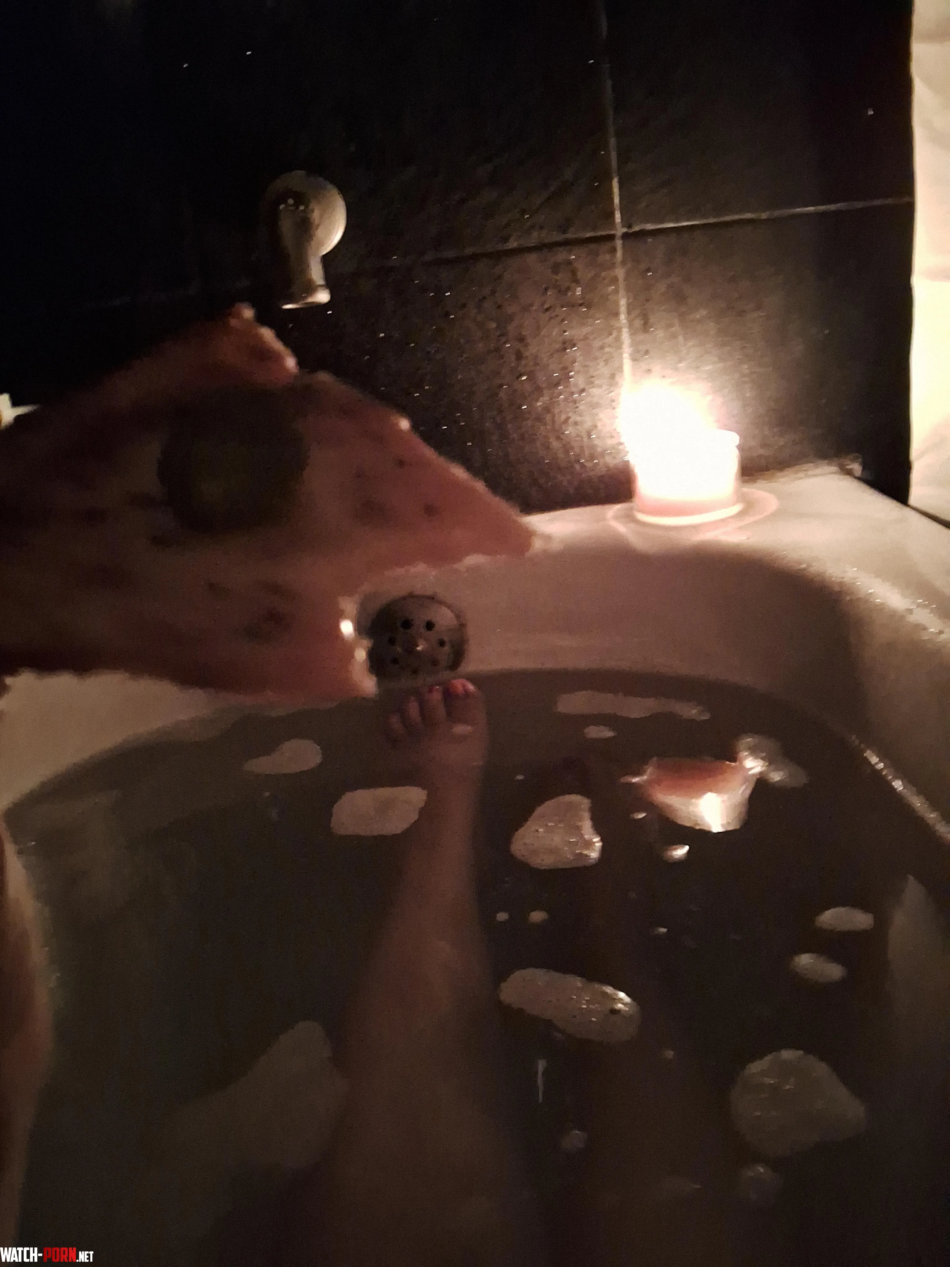 Pizza on the bathtub by Witchielavender