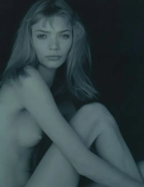 Thumbnail Discovering the Youthful Charm of Celeb Jodie Kidd